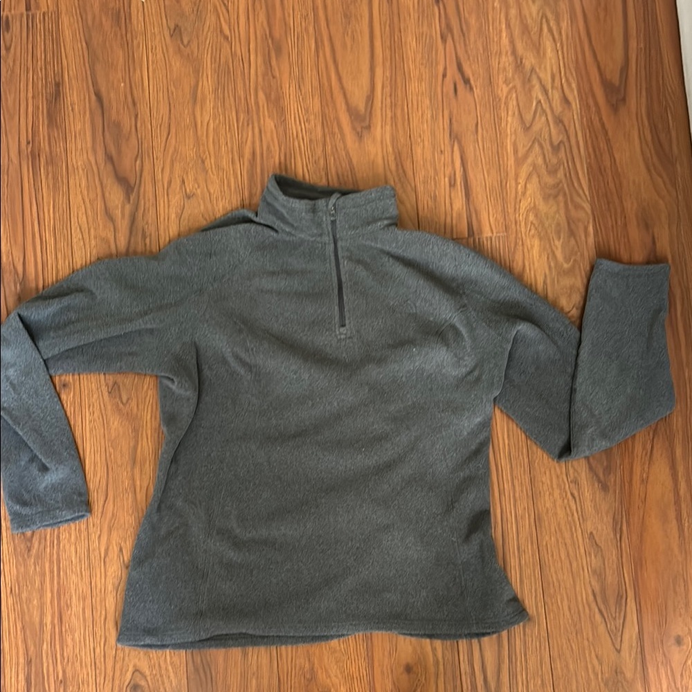 North Face fleece gray 1/4 zip sweater